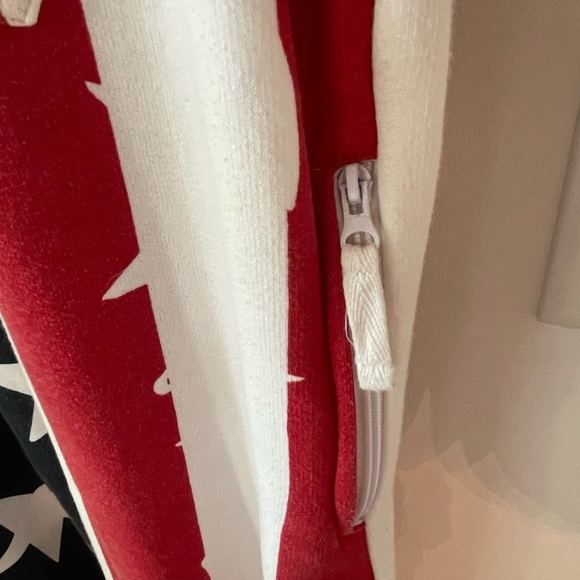 Adult Onsie in American Flag Print - Unisex - Picture 8 of 12